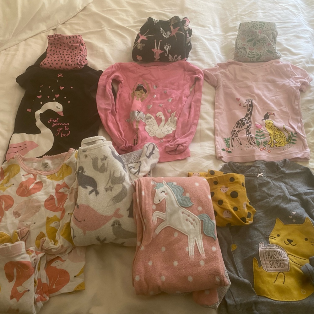 4T girls pajama set- lightly worn